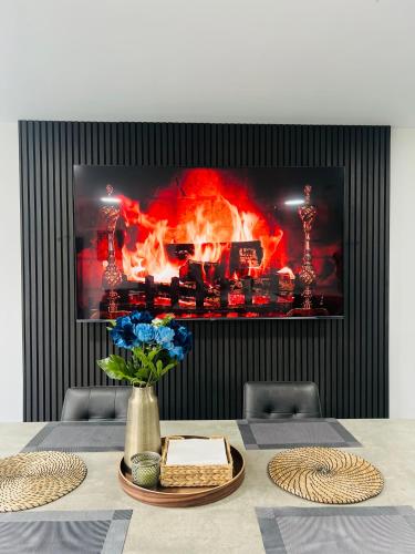 Fotografie z fotogalerie ubytování Luxurious New Home Near Airport v destinaci Wythenshawe