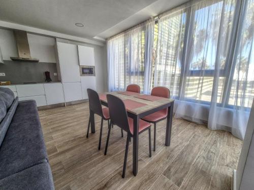 Apartment in Las Palmas by Playa de Las Canteras