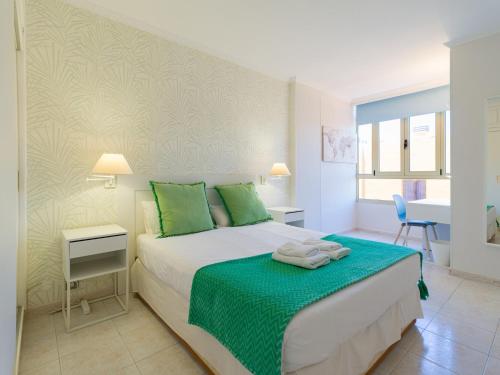 Apartment in Las Palmas by Playa de Las Canteras