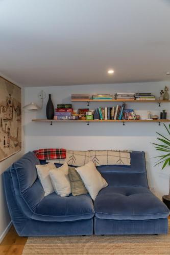 Zona de estar de Seafront, Sauna, Architecture The Surf Nest Full House