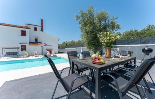 Lovely Home In Biograd
