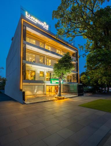 Limewood Signature - Golf Course Extension Road