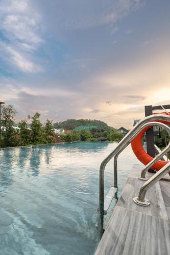a view from the back of a boat in the water at Villa Nhà Ba Gian Hoà Lạc in Nam Giao
