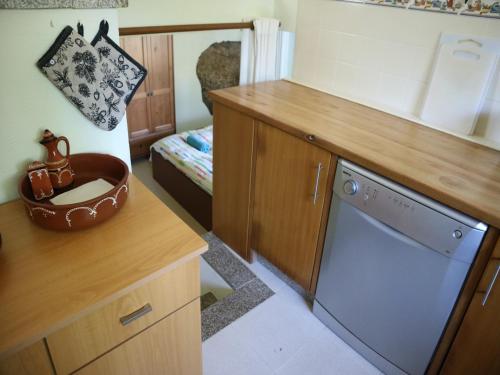 Η κουζίνα ή μικρή κουζίνα στο Spacious holiday home on estate near Covas
