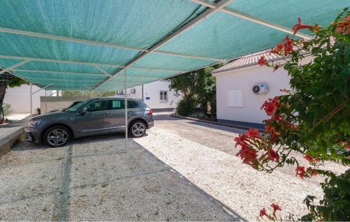 Nice Apartment In Starigrad With Wifi