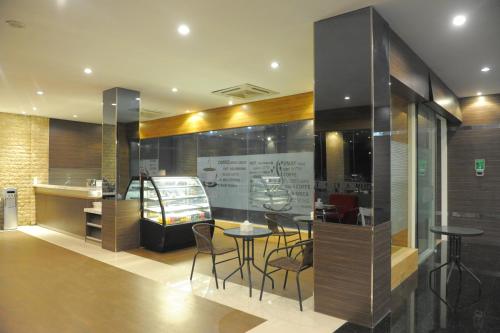 Una cocina o zona de cocina en Sylvia Hotel Budget