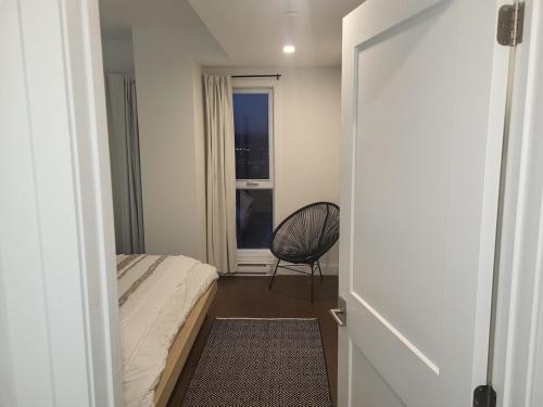 Postel nebo postele na pokoji v ubytování Practical Comfortable Condo Panoramic View 10th