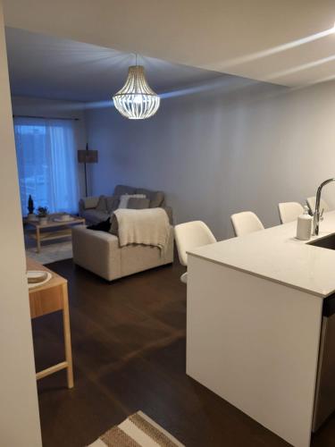 Posezení v ubytování Practical Comfortable Condo Panoramic View 10th