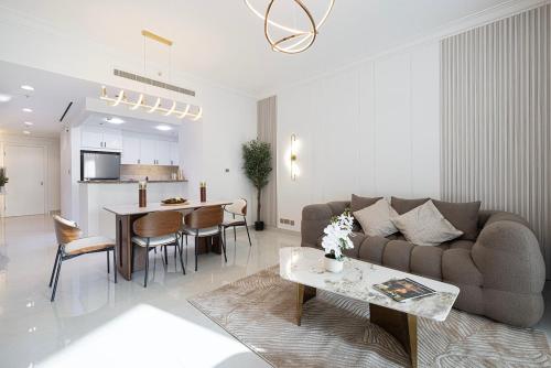 Lux 2BHK w Marina view w Sky Light Mesk 2007
