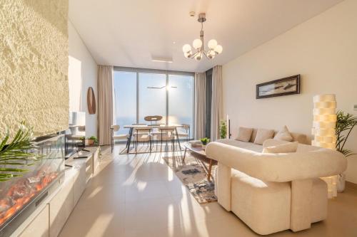 Luxury 2 BHK in Jumeirah By dPie Emaar 2008