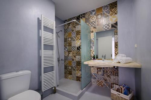 A bathroom at Kallimento
