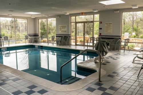 Bazén v ubytování Hampton Inn & Suites Leesburg nebo v jeho okolí