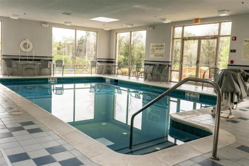 Bazén v ubytování Hampton Inn & Suites Leesburg nebo v jeho okolí