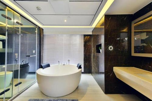 Ванная комната в Zmax Hotel·Xining Wanda Plaza