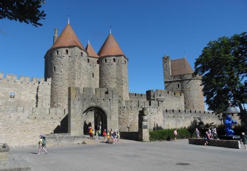 Chez Jérôme, au pied de la cité médiévale