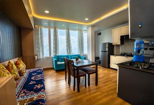 Kuchyň nebo kuchyňský kout v ubytování Muscatel Stays - Keypo Studio Apartment - Mall Road