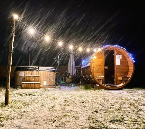 Glamping Stacja Zieleniec w Nałęczowie durante el invierno