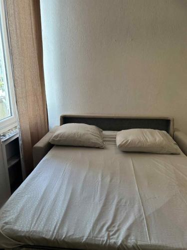 Juan Les Pins Centre, 3-person studio with mezzanine photo 16