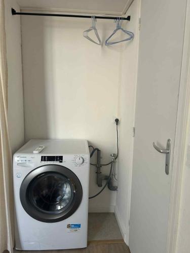 Juan Les Pins Centre, 3-person studio with mezzanine photo 21