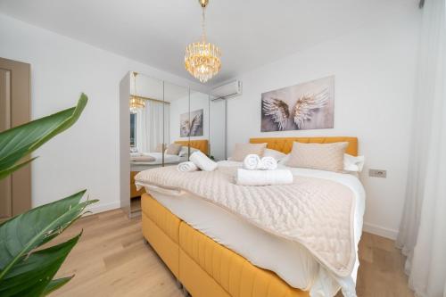 Penthouse Apartment Golden View with private Jacuzzi and 100m2 terrace by Makarska Exklusiv