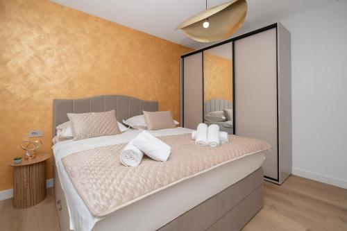 Penthouse Apartment Golden View with private Jacuzzi and 100m2 terrace by Makarska Exklusiv