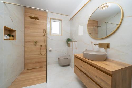 Penthouse Apartment Golden View with private Jacuzzi and 100m2 terrace by Makarska Exklusiv