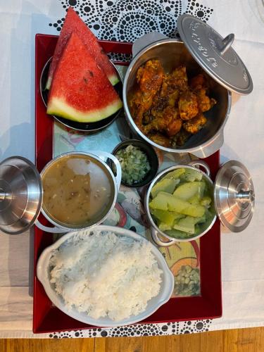 別荘の敷地内または近くでの食事または食べ物