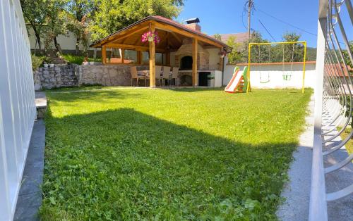 Κήπος έξω από το Keep calm