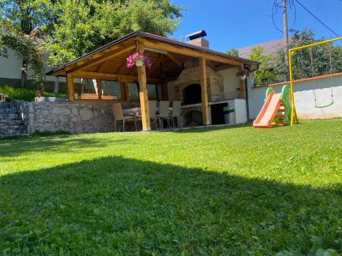 Κήπος έξω από το Keep calm