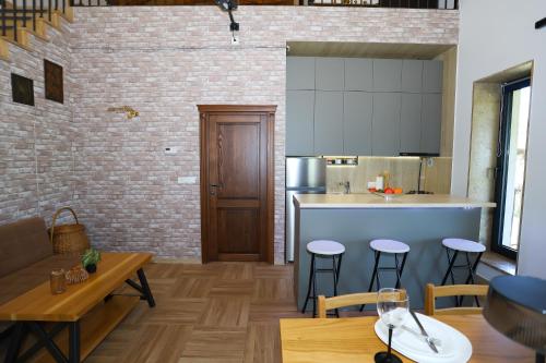 RiverHome Villaにあるキッチンまたは簡易キッチン