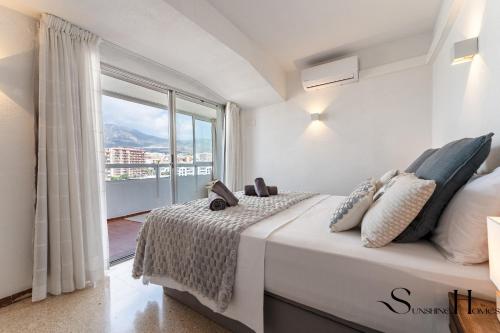 Andalusian Style 3 Bd Apartment with Sea Views in Central Benalmadena