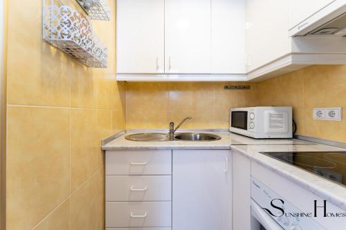 Andalusian Style 3 Bd Apartment with Sea Views in Central Benalmadena
