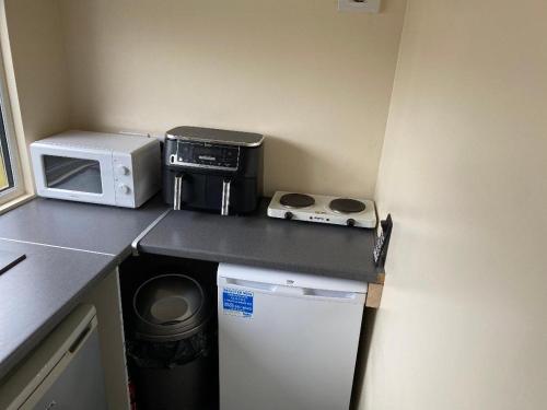 Dapur atau dapur kecil di Detached Romantic Studio.
