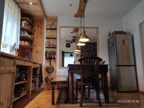 A kitchen or kitchenette at Cottage Scandi