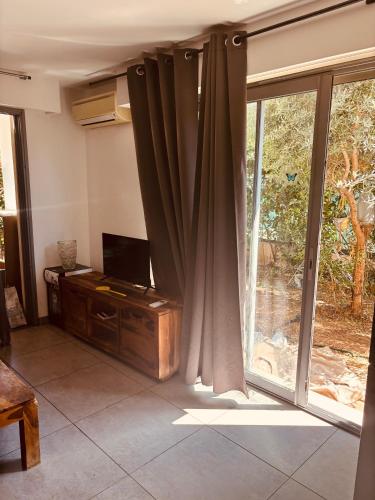 Magnifique studio avec terrasse et jardin