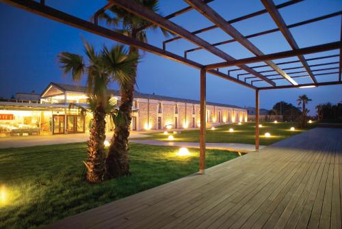 Jardín al aire libre en New Villa Carlotta