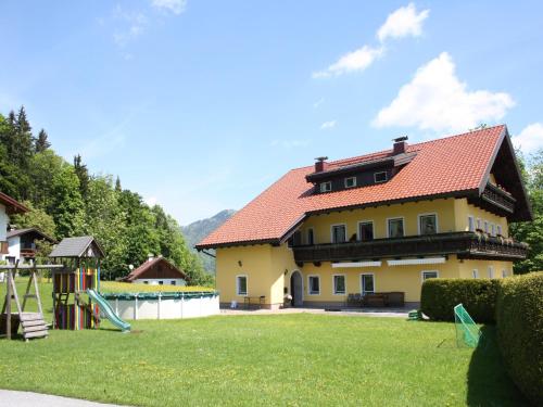Vonkajšia záhrada v ubytovaní Scenic Apartment in Krispl Salzburg with Swimming Pool
