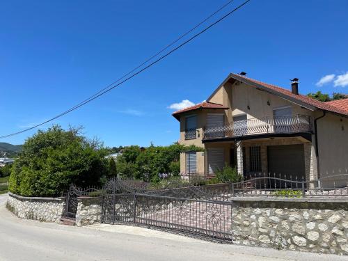 Fotografie z fotogalerie ubytování Sarajevo Villa with Garden, Kids Pool and Calm Area v destinaci Osenjače