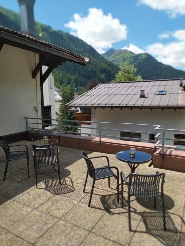 Nespecifikovaný výhled na hory nebo výhled na hory při pohledu z hotelu
