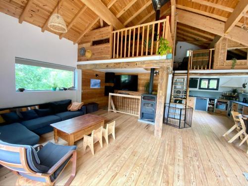 Χώρος καθιστικού στο Chalet Kameleo