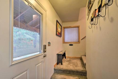 Galeriebild der Unterkunft McCall Retreat w AC, BBQ Grill , Bikes and Balcony in McCall