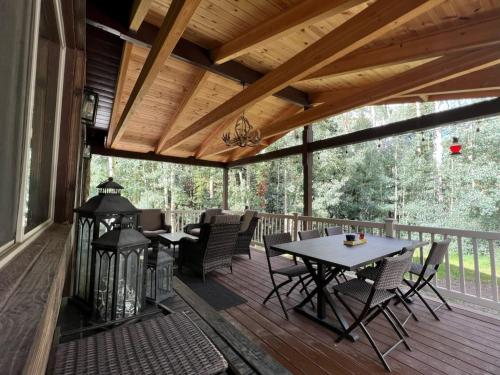 Balkón nebo terasa v ubytování Massive Cabin Ski in Ski Out and Games