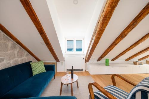 Luxury apartment Blue on Riva promenade