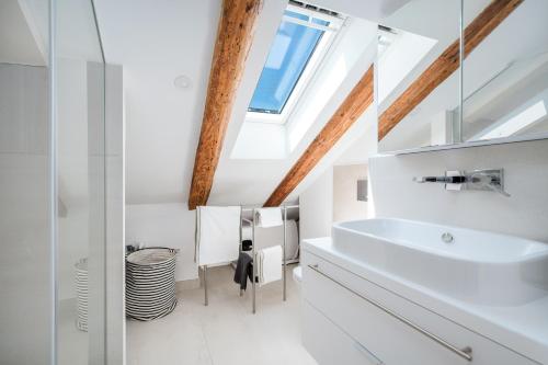Luxury apartment Blue on Riva promenade