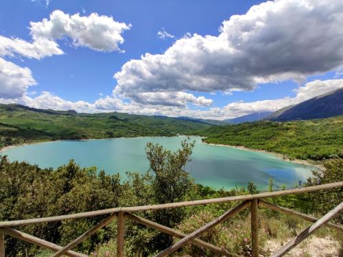 a view of a lake in the mountains at Casa Avella Mountain Retreat in Pennapiedimonte