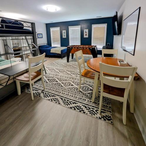 Η κουζίνα ή μικρή κουζίνα στο Epic Wilmington Vacation Home