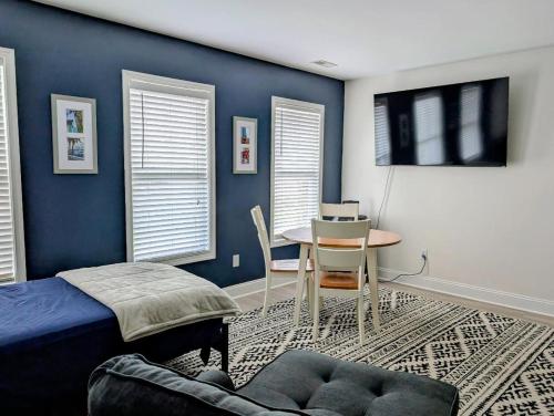 Μια τηλεόραση ή/και κέντρο ψυχαγωγίας στο Epic Wilmington Vacation Home