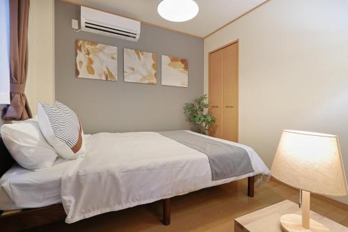 USJ 5 min Osaka 5 min Direct KIX 100sqm 4BR 8 Beds 13 Guests