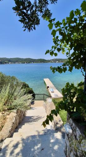 Apartments and rooms Krstina