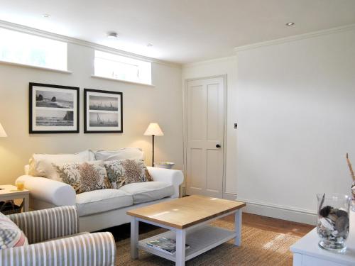 Posezení v ubytování Solent Cottage - Pqqu